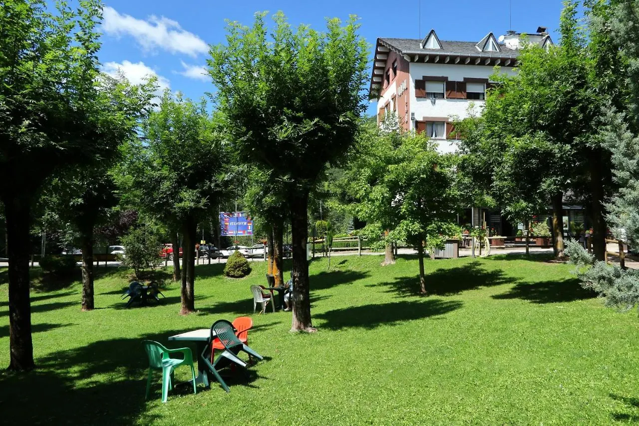 Hostal Les Fonts Castellar de N'Hug Vendégház